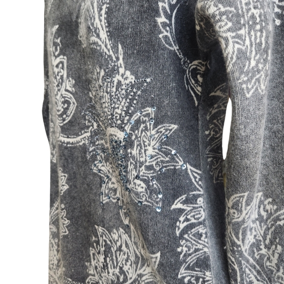 Monte Carlo Boho-glam Knit Gray & White Paisley Sparkly Chic V-Neck Sweater 38 - Picture 3 of 13